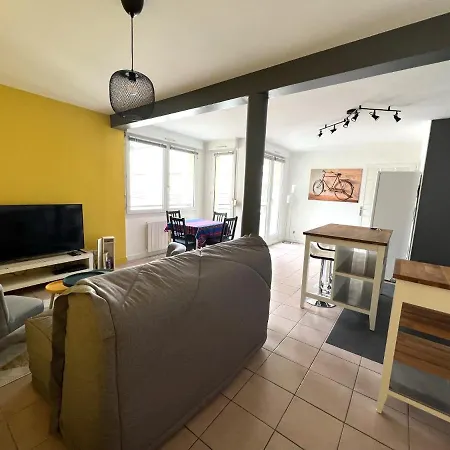 Apartment Centre Balcon & Stationnement *